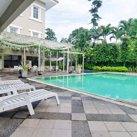 Country Heritage Hotel สุราบายา ภายนอก รูปภาพ