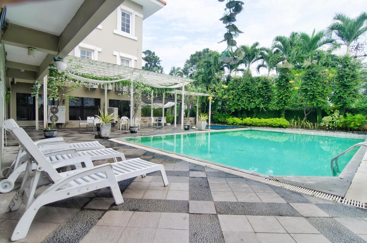 Country Heritage Hotel สุราบายา ภายนอก รูปภาพ