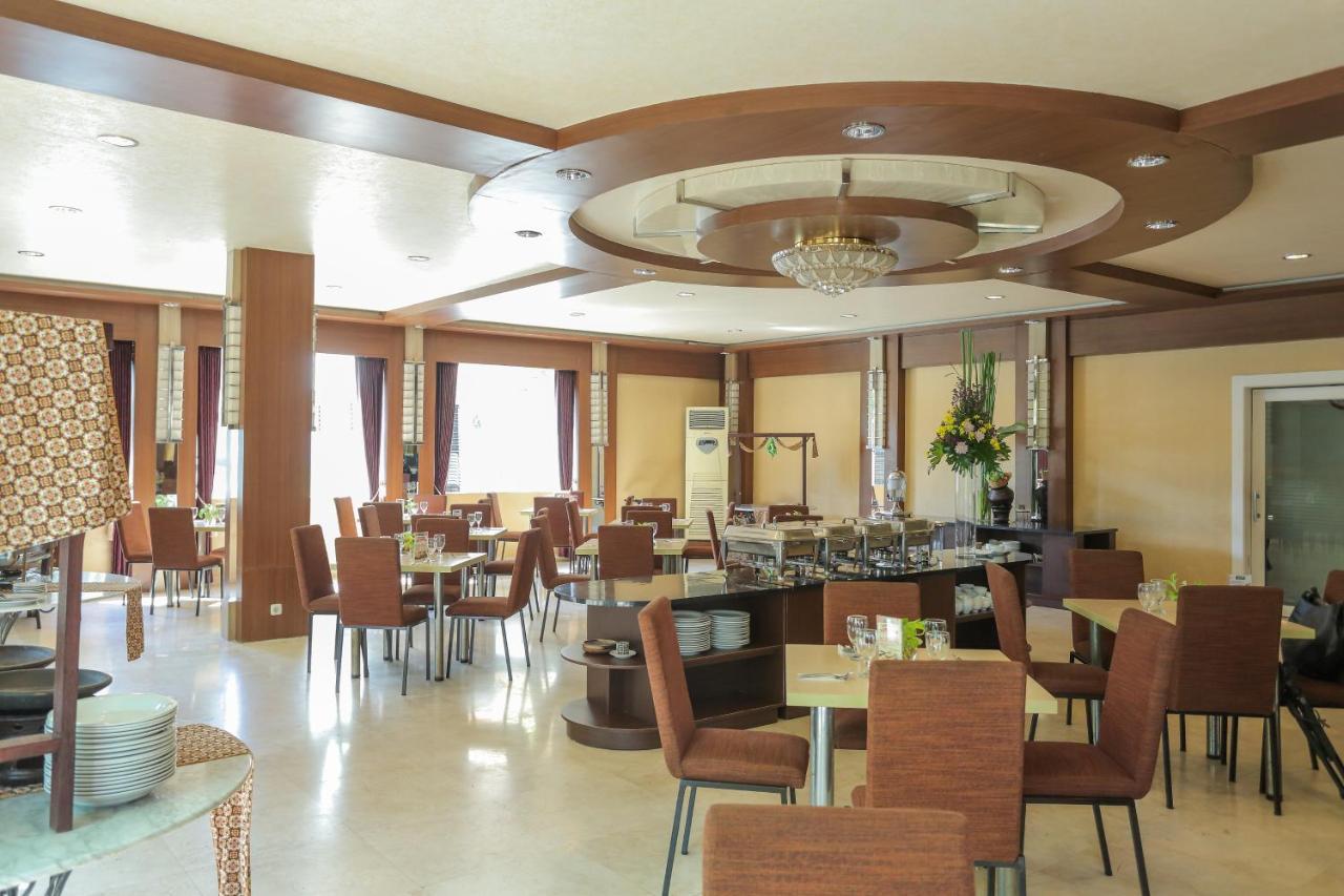 Country Heritage Hotel สุราบายา ภายนอก รูปภาพ